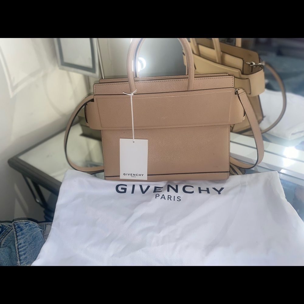 Condition: Great Condition Givenchy Small Horizon… - image 1